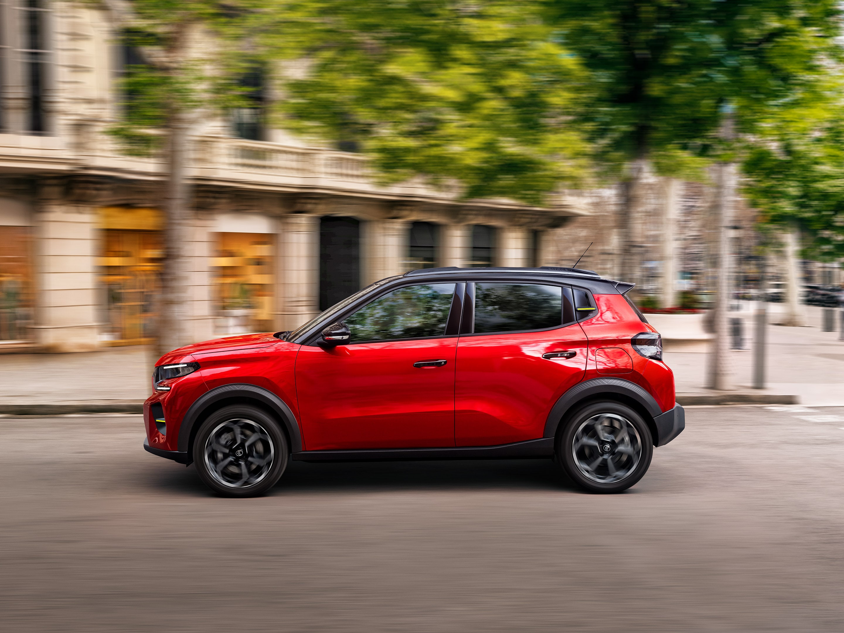 Side view of Citroën C3 SUV showcasing dynamic urban driving for smooth, practical and affordable everyday mobility.