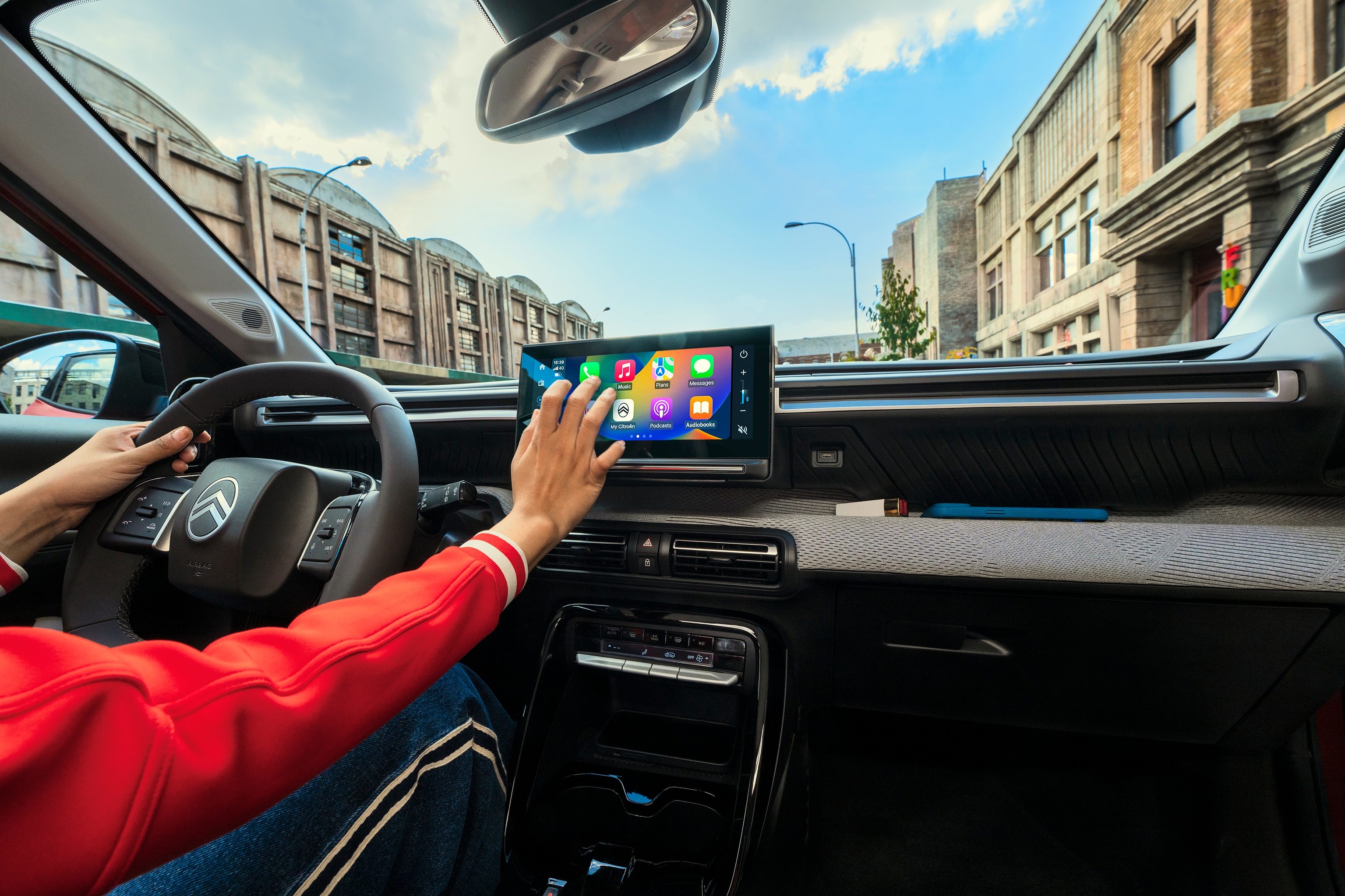 Interior touchscreen view of Citroën C3 SUV showcasing connected infotainment for intuitive, affordable and comfortable urban mobility.