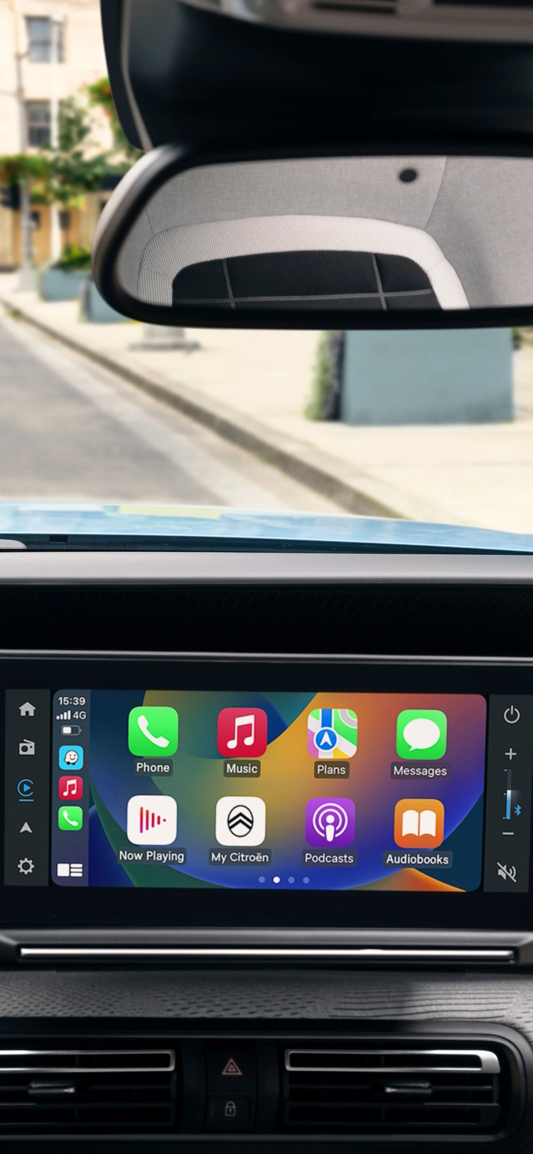 Interior dashboard view of the Citroën ë-C3 Van, highlighting the infotainment display and connected driving experience.