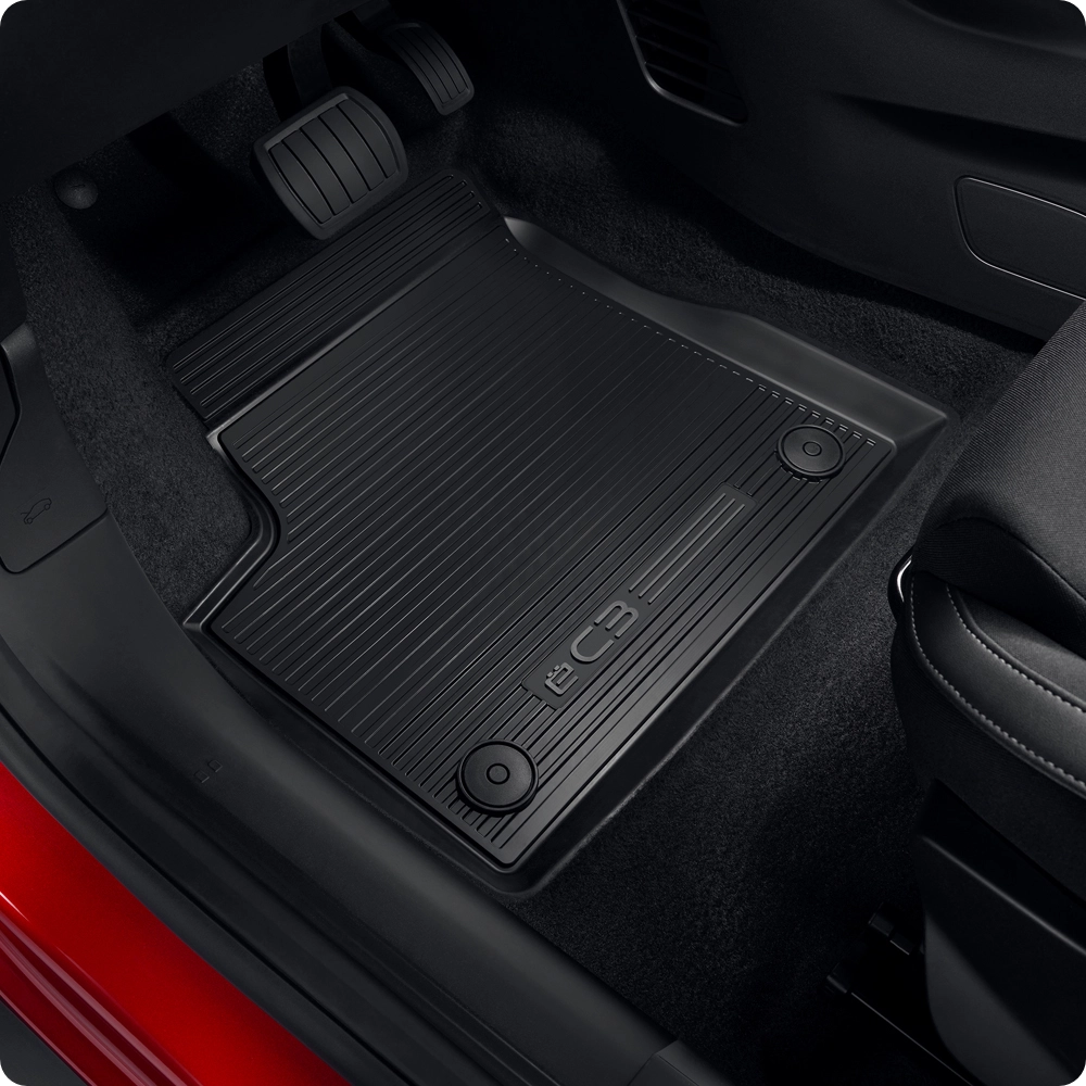 Close-up view of an all-weather floor mat fitted inside the Citroën ë-C3 Van, highlighting durable interior protection and easy maintenance.