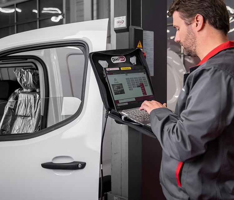 Fixed Price Servicing & MOT At Our Citroën UK