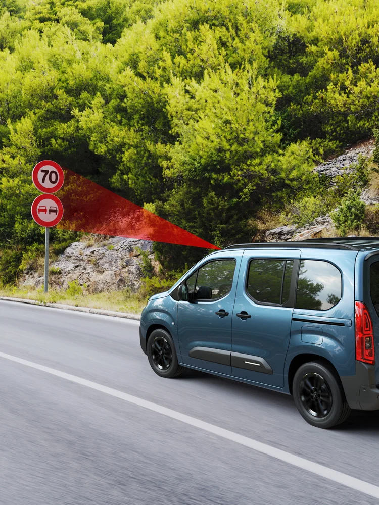 Side view Berlingo with Extended Sign and Speed Recognition enhancing visibility, safety, technology and informed driving