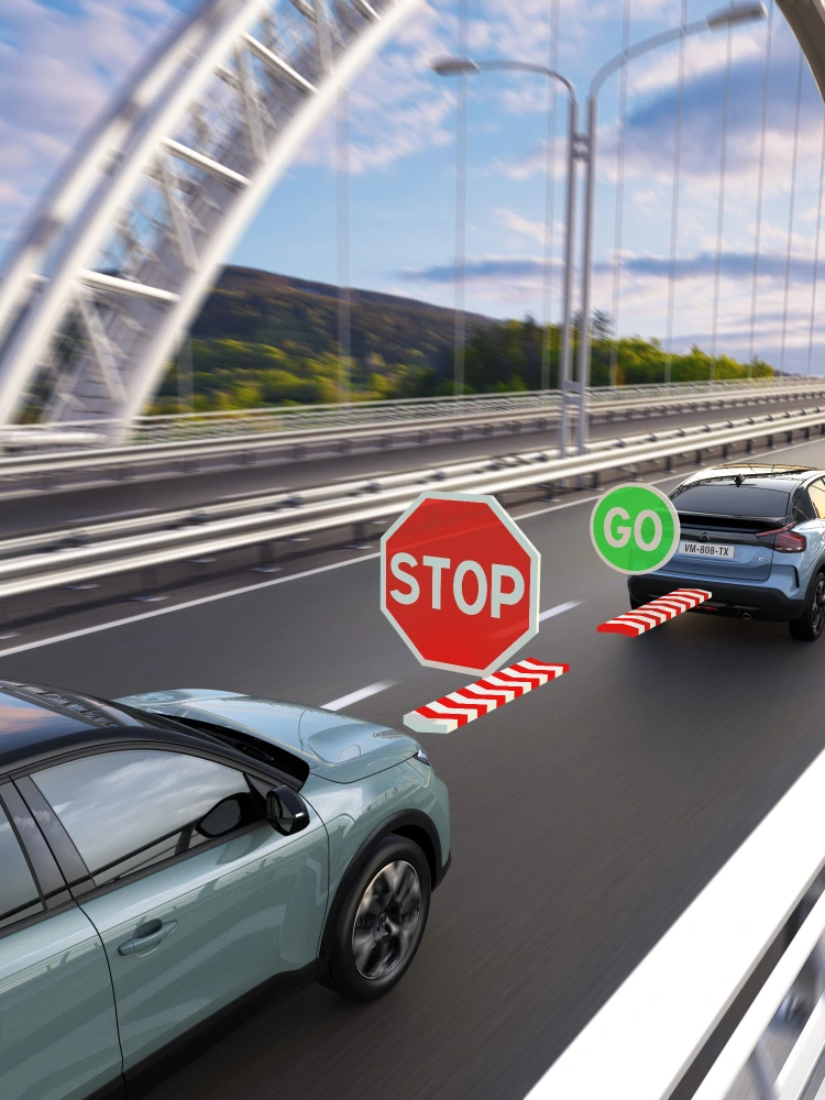 Side view ë-C4 with Adaptive Cruise Control Stop & Go highlighting safety, technology and comfort for a premium safer drive