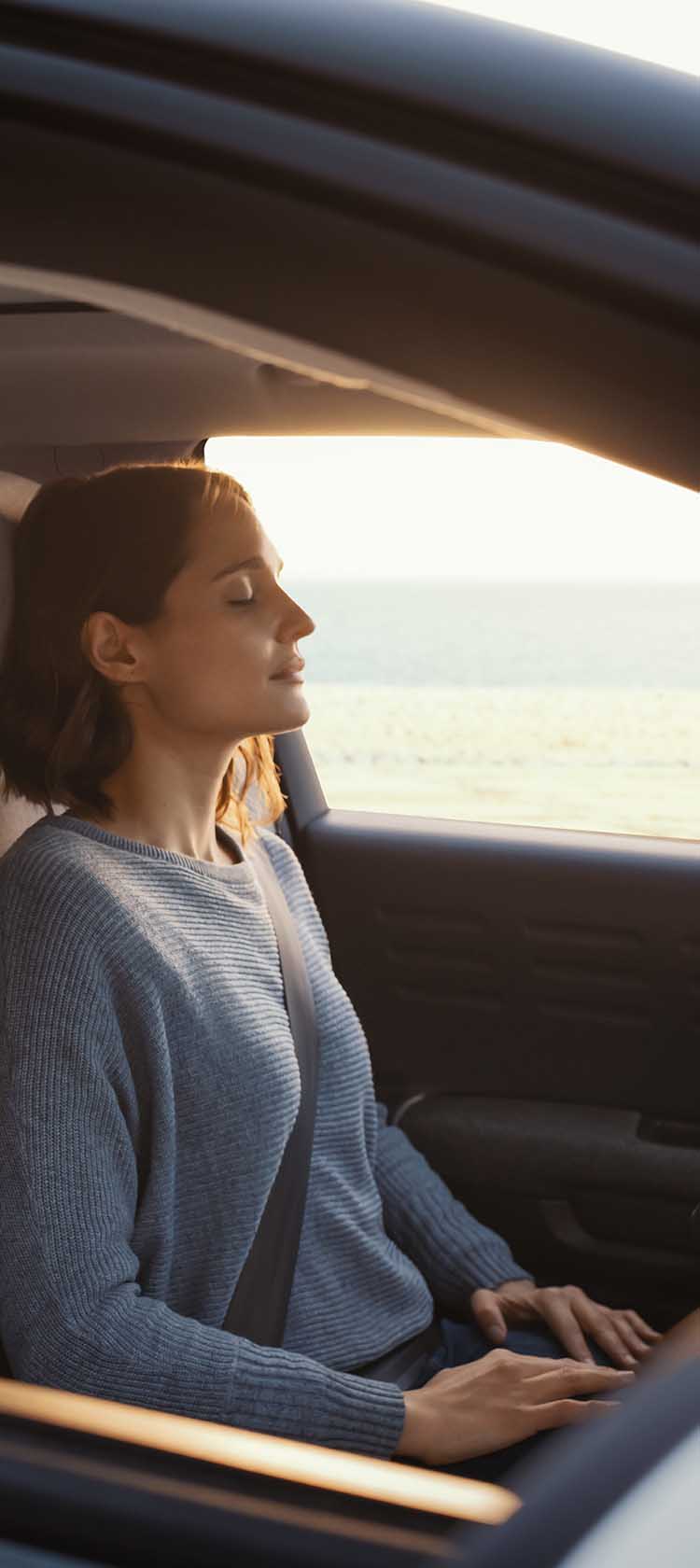 Woman in C3 Aircross SUV enjoying Citroën Advanced Comfort seats