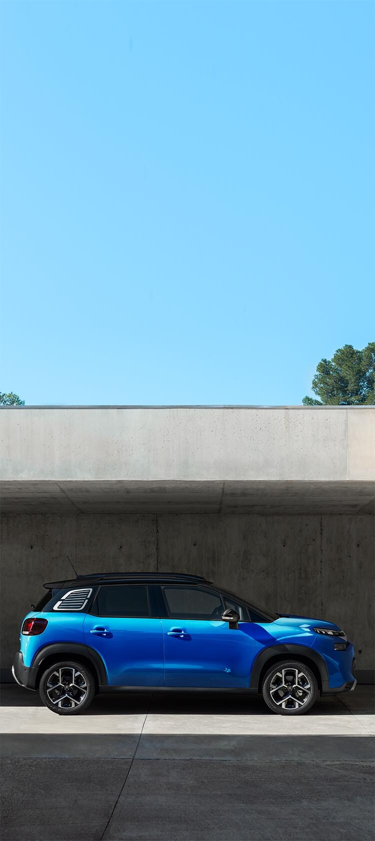 SUV Citroën C3 Aircross stationné dans un parking 