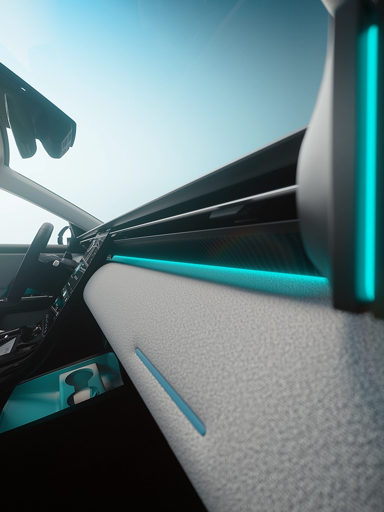 Interior dashboard sofa design detail Citroën C5 Aircross Emeraude shows C5 Aircross ambient lighting trim, specific Emeraude details, modern family SUV refinement