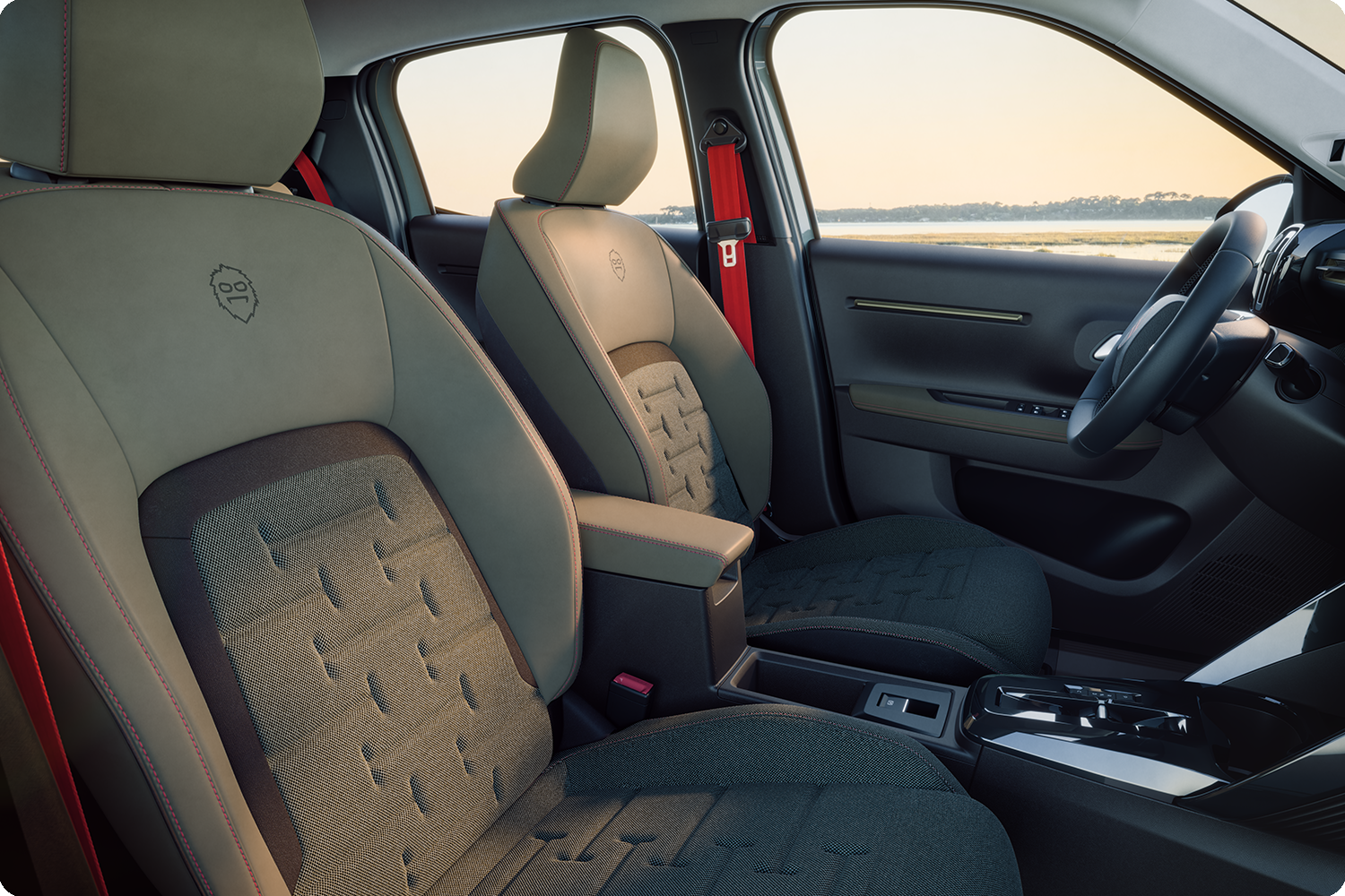 Front interior view Citroën C3 Outdoor shows Advanced Comfort seats, spacious compact SUV cabin for all your journeys