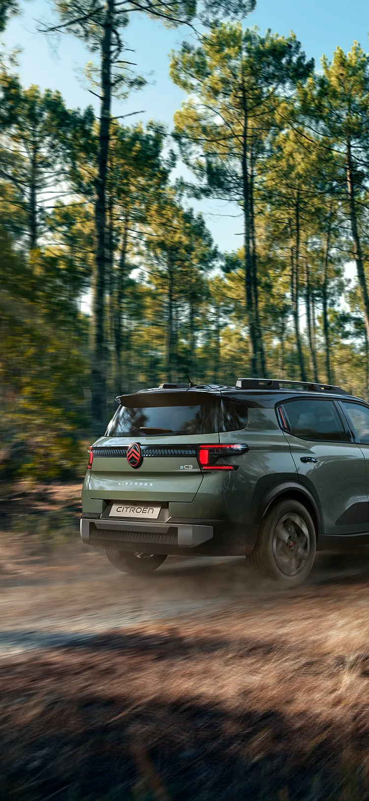 Rear 3/4 view of Citroën C3 Aircross Outdoor, robust, versatile and comfortable SUV with innovative appeal for escapes