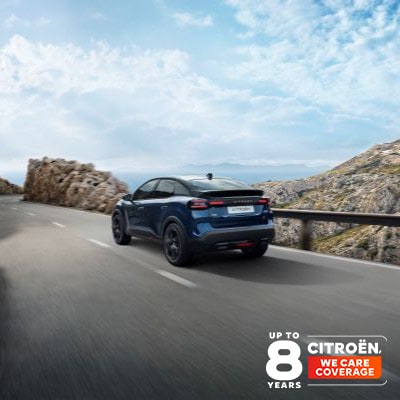 Three‑quarter front view ë‑C4 highlighting electric design, comfort, efficiency and technology for a premium modern presence